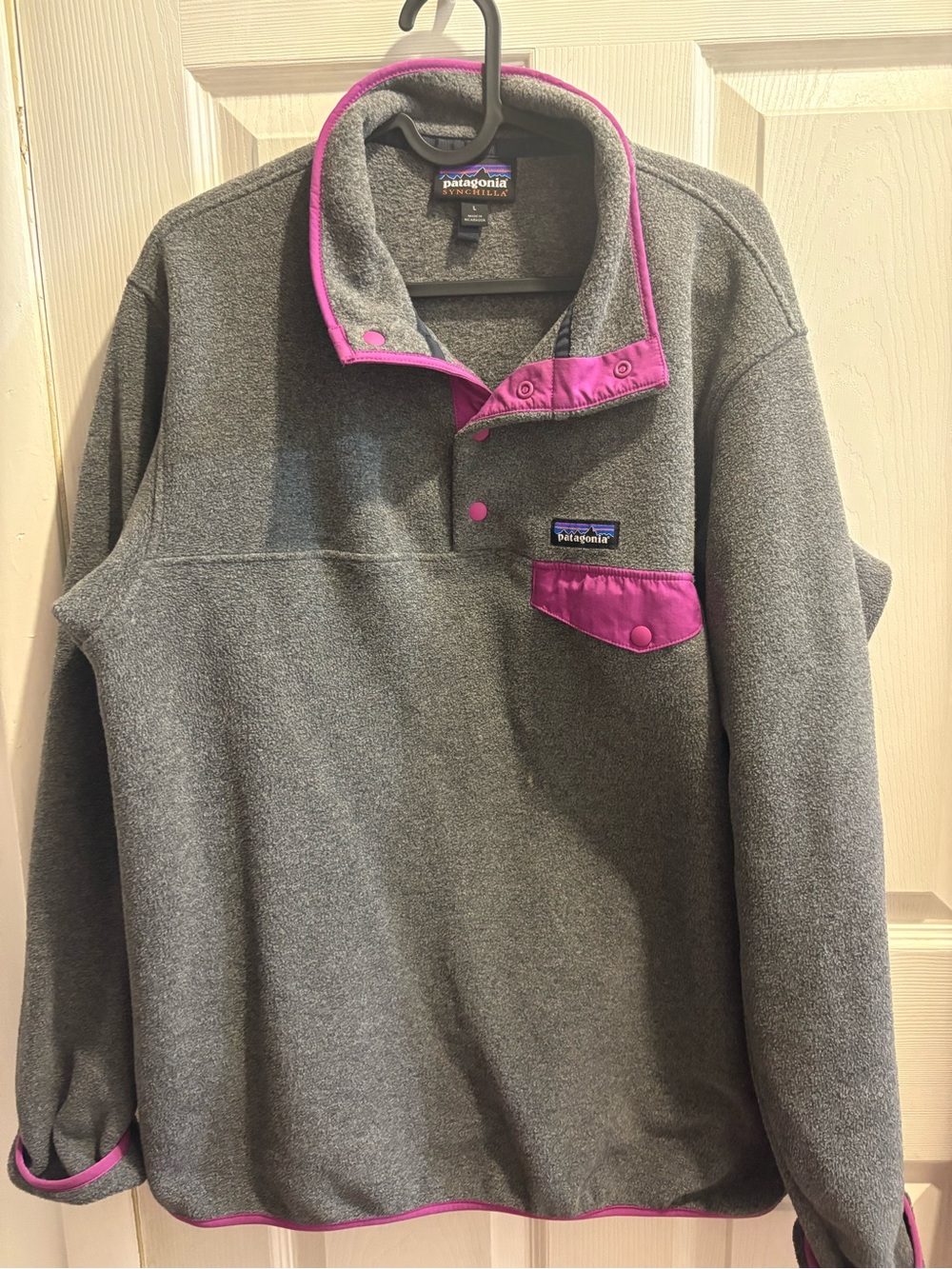 Patagonia Gray Crewneck Fleece with Magenta Trim